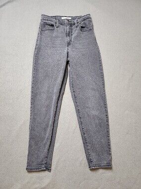 Levi’s High Waisted Mom Jeans Sz 27 Grey / Faded Black